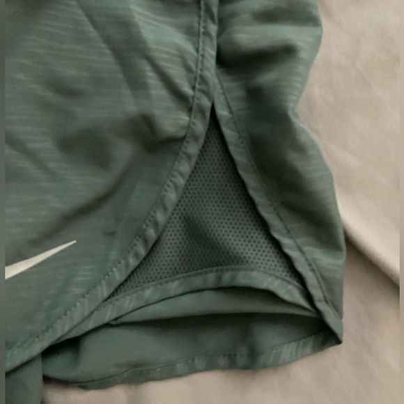 Nike shorts - Picture 2 of 3